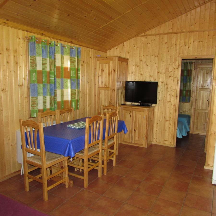 Camping-Bungalows Ciudad De Альбаррасин Экстерьер фото