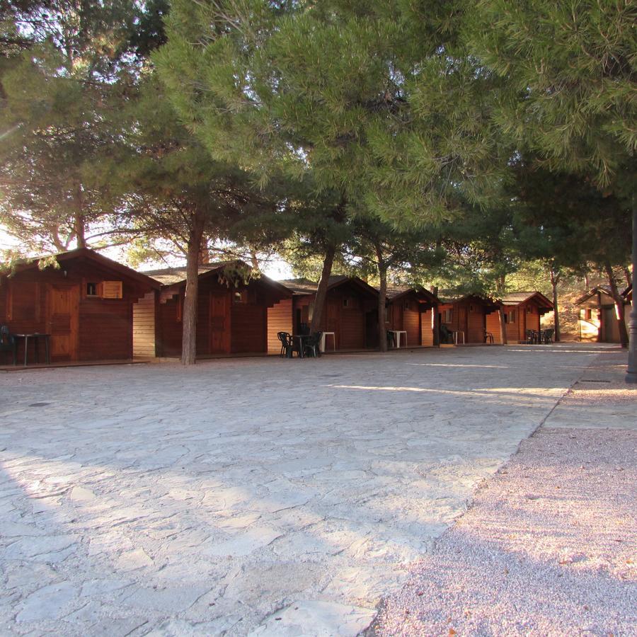 Camping-Bungalows Ciudad De Альбаррасин Экстерьер фото